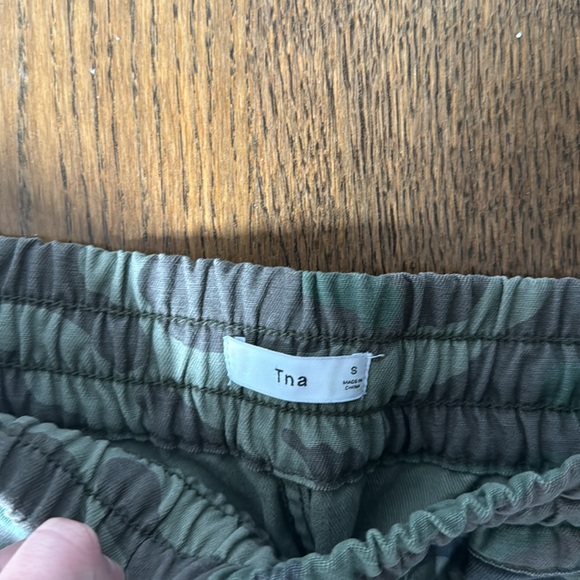 ARITZIA CARGO PANTS - Picture 2 of 2